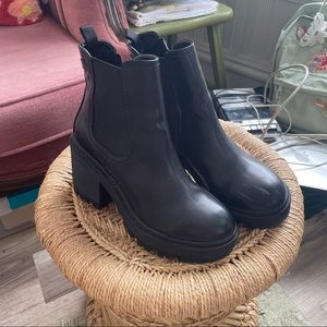 Black Platform Chelsea Boots